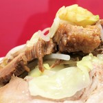 ラーメン二郎 - 豚の厚み