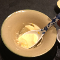 小熊 - 2回目にして小岩さんの大らかな笑顔に
                      馴染んでしまい…気が抜けてしまい（笑）
                      写真を撮る前に食べてしまいました∑(ﾟДﾟ)
                      
                      虎河豚の旨味が凝縮された逸品です‼︎