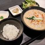 覇王 - 辛いのが苦手な人でも頂ける濃厚クリーミーな白坦坦、これは是非一度食べてみてほしいと思う味