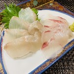 錦江湾 - ヒラメの刺身食べ比べ。
