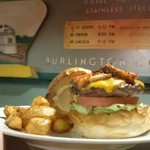 エーエス クラシックス ダイナー - コリアンポークベリーバーガー￥1550