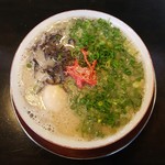 博多ラーメン なみへい - 博多ラーメン半熟煮玉子入り