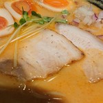 ラーメン 而今  - 濃厚味噌白湯+味タマ♪