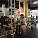 枝仔冰城 - みんな笑顔でお食事タイム。