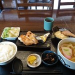 とりもも定食
