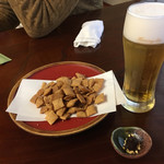 手打蕎麦 大江戸 - そばチップス360円 生ビール600円 お通しのお味噌