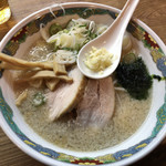 特麺コツ一丁ラーメン - ラーメン 麺半分 700円 ニンニクちょっとで