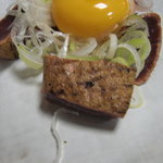 もつ焼 信 - お山の大将　炙りレバ２