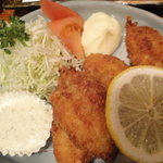 カキフライに特製タルタルソース