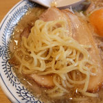 丸源ラーメン 甲府平和通り店 - 麺アップ