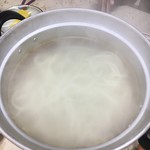 将八うどん - 水で〆てざるやカケならば指定時間の茹でであろうが、釜揚げならまた話は別。菜箸に当たるうどんの感触を掴め！！！
      
      知らんけど。
      
      
      ココだっ！！！
      
      
      
      
      