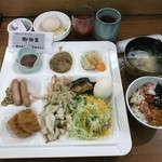 草のホテル - この日の朝食