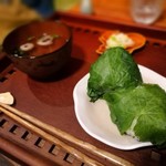 よりみち茶屋とおまわり - わさびの葉のおにぎり