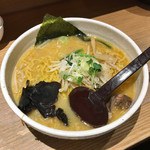 白樺山荘 - ●ランチセット1100円税込
・焼きシューマイセット
・味噌ラーメン
●大盛100円税込
●カニいくらご飯330円税込
計1530円税込