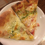 ナポリの食卓 - ツナマヨコーンとマルゲリータ