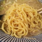 灼味噌らーめん 八堂八 - 麺