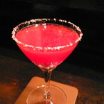 バー アトリウムギンザ - ブラッドオレンジのソルティドッグ。ウォッカベース、通常はグレープフルーツで作るのをアレンジ