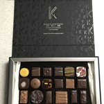La Maison du Chocolat - ケストナー氏のボンボンショコラ45種類から選ばれた18個です