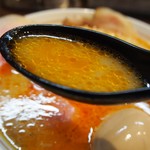 ラーメン屋 切田製麺 - 海老味噌チャーシュー麺（スープ）