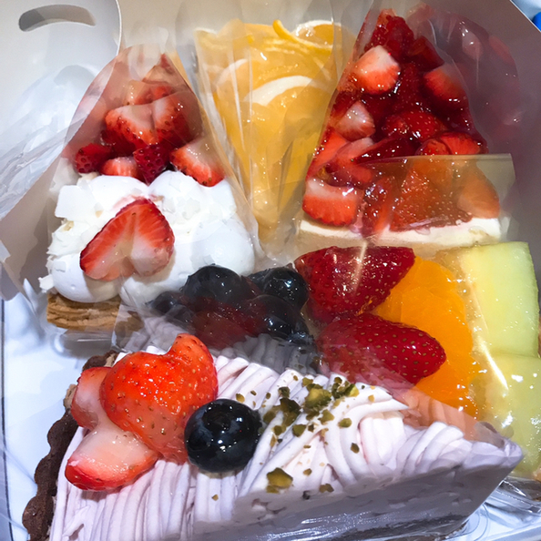 写真 閉店 フルーツケーキファクトリー すすきの店 すすきの 市電 ケーキ 食べログ