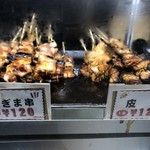 Ganso Yakitori Kushi Hacchin - ※持ち帰り用 ねぎま串 120円, 皮串 120円 2019年2月8日夜