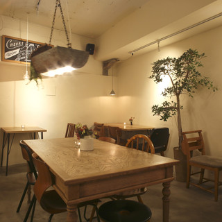 貸切 少人数8 10名様位貸し切り 2h飲み放題5000円 メッセージプレートに変更も Move Cafe ムブカフェ 新宿三丁目 カフェ 食べログ
