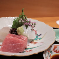 しゅん逢 紗々木 - モンゴ烏賊、鰤大根、トロ、ヒラメ造り