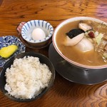 やきとり元気 - みそ中華・中700円+ライス卵付100円