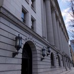 ロゼット - 外観
      こちらの地下にお店があります