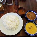 印度料理シタール - シタールランチセットのバターチキン、キーマ、ラッサムスープ