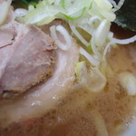 横浜ラーメン 町田家 - チャーシューが美味しい