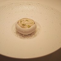 オマージュ - ウニとシャンパンジュレ牡蠣ムース