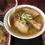 こく一番 ラーメン みどりや - 付け合わせのスープ