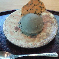 六緑 - ごまアイス