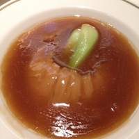 中国飯店 市ヶ谷店 - 最上フカヒレの姿煮・青菜添え