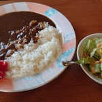 とまと亭 - カレー￥600 サラダ付