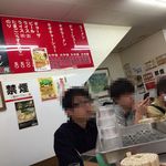 ラーメン壱六家 - 店内は満席