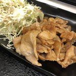 吉野家 - アップ、今迄吉野家で生姜焼きを食べた事は無かった。
            肉が臭くて美味しくない。(T_T)