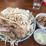 自家製麺 ラーメン ジライヤ - オーション麺 200g 野菜ちょいマシ、味付きうずら、ピリ油、たまねぎ