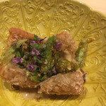 はらまさ - 太刀魚の揚げ物。春の山菜の苦みがいいですね。