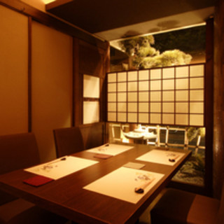 The entire restaurant is a completely private Japanese-style room. We can accommodate 2 to 12 people.