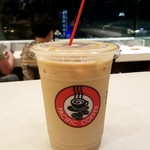 Pacific Coffee - ドリンク写真:アイスカフェラテ：41(≒570円)