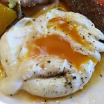 ナガタ店 - 黄身がトロ～リのポーチドエッグ
