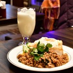 TOKYO DREAM - 【ガパオライスセット@税込1,000円】ガパオと、1ドリンクのラッシー