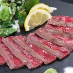Aburirobata hamayakisakaba - 【赤牛の炙り刺し】１４８０円