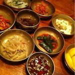 韓国家庭料理 青鶴洞 - 前菜盛り合わせ