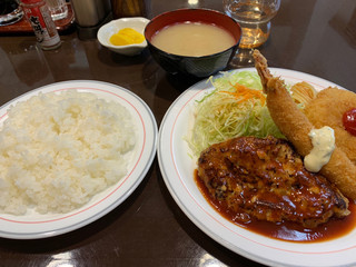 ハンバーグの店 ベア - 三品盛り合わせ定食