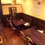 バー ボア ビアジェン - テーブル席もあります。