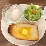 Cielo di Tokio - モーニングプレートはワンプレートで盛り合わせ。
                       
                      荏原町のメゾンドレミュジニーさんの無添加山食パンのトーストに、サラダとゆでたまご付き