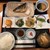 和菜 しば田 - 日替り定食（さばの炭火焼といか刺し）（税込1080円）